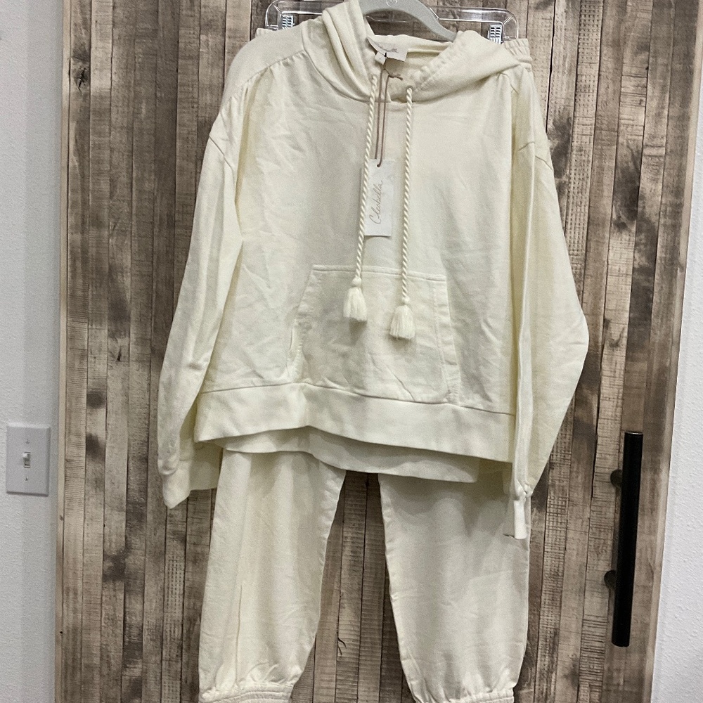 CLEOBELLA IVORY JOGGER SET NWT SIZE LARGE